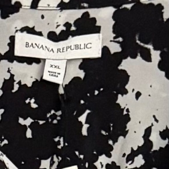 Banana Republic Matte Silk Twist Front Shirtdress, Floral Sketch, Size XXL - Picture 5 of 6